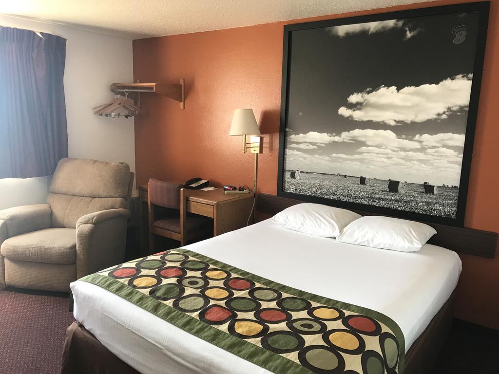 Super 8 by Wyndham Aberdeen East Eksteriør billede