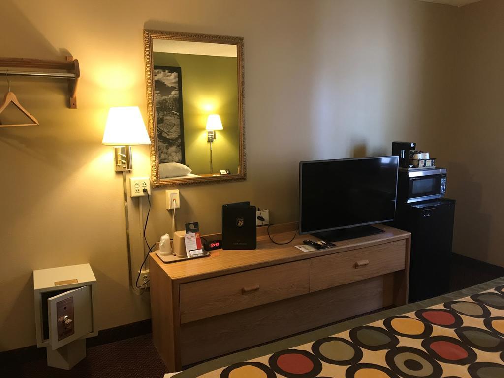 Super 8 by Wyndham Aberdeen East Eksteriør billede